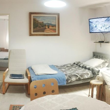 B&B Family Basement Apartment, Breakfast, Free Parking, 5Km From Tulln Chorherrn Εξωτερικό φωτογραφία