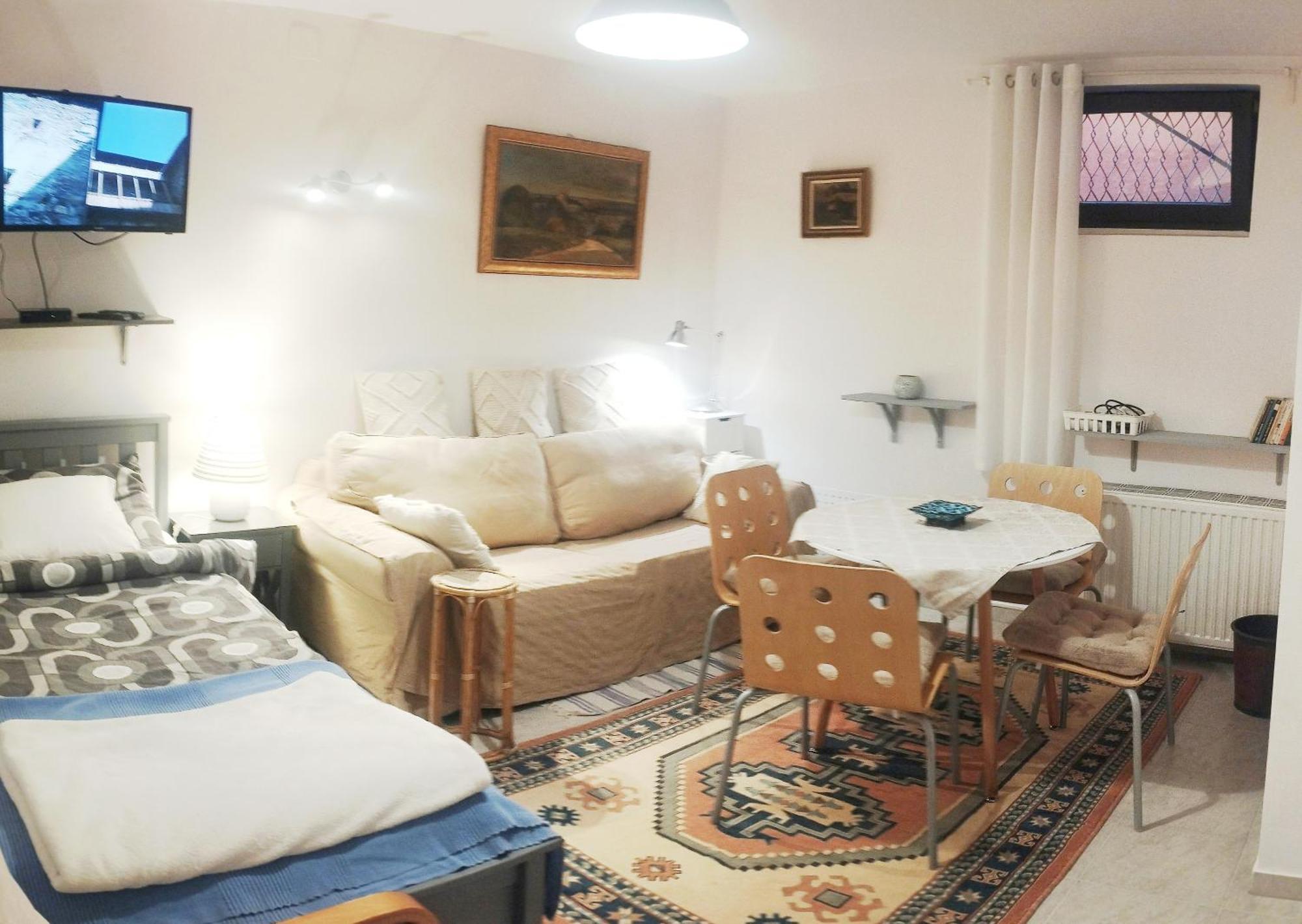 B&B Family Basement Apartment, Breakfast, Free Parking, 5Km From Tulln Chorherrn Εξωτερικό φωτογραφία