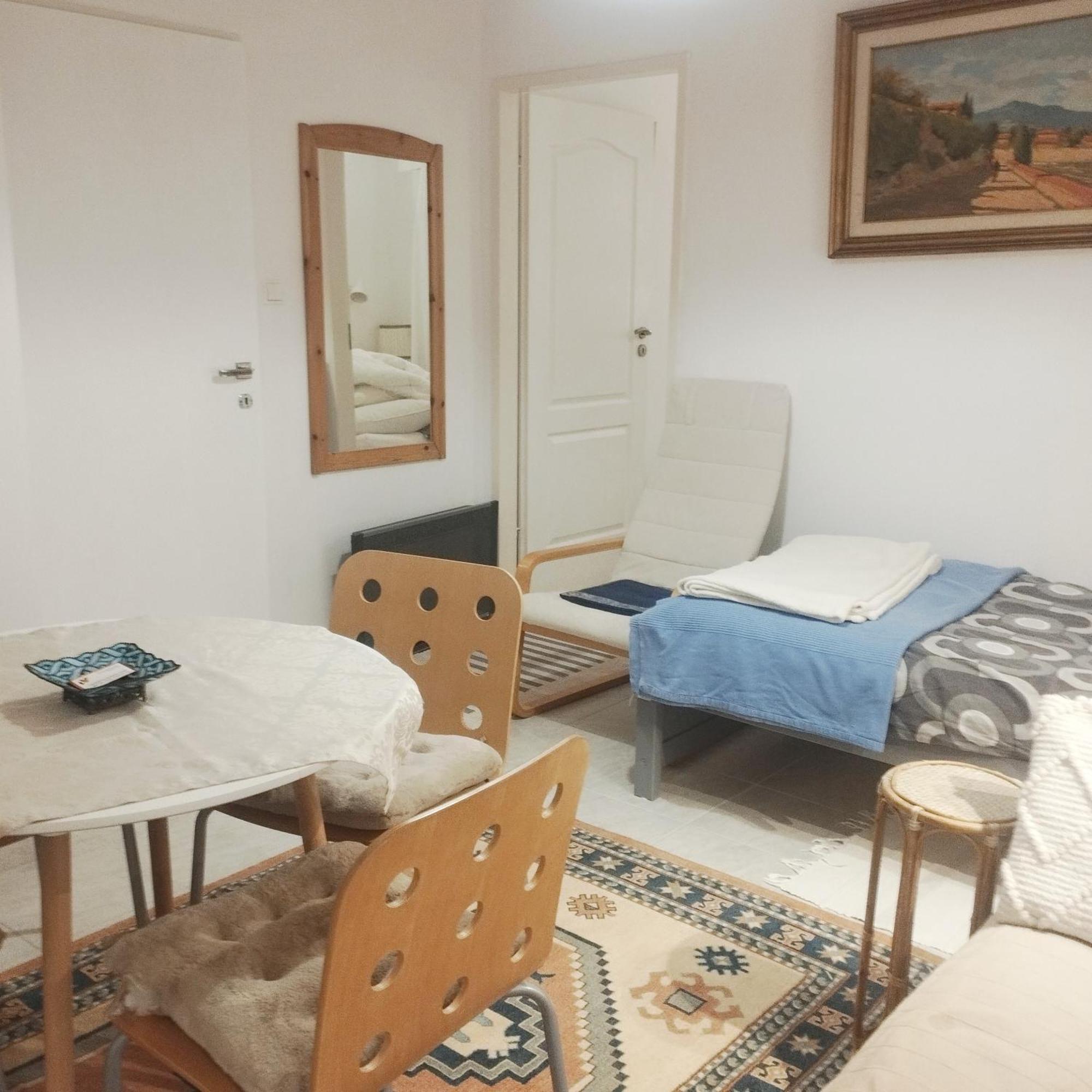 B&B Family Basement Apartment, Breakfast, Free Parking, 5Km From Tulln Chorherrn Εξωτερικό φωτογραφία