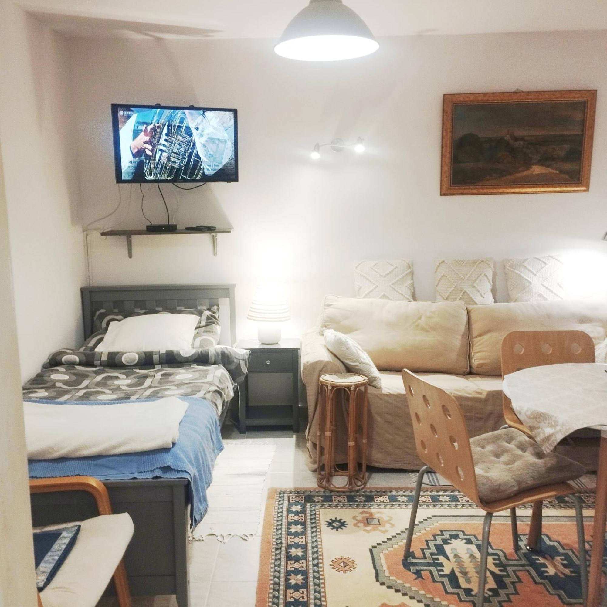 B&B Family Basement Apartment, Breakfast, Free Parking, 5Km From Tulln Chorherrn Εξωτερικό φωτογραφία